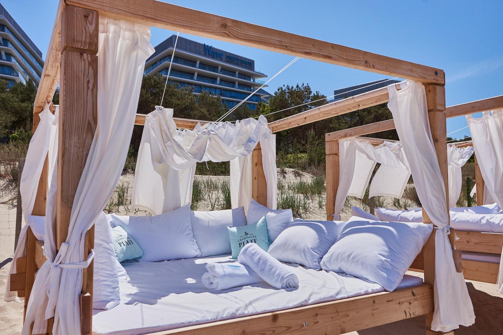 Wave Beachfront Family Apartment Мендзыздрое Экстерьер фото